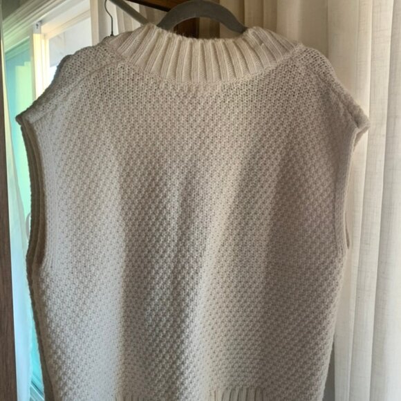 Chunky V-Neck Sweater Vest, Thick Knit - Picture 5 of 5